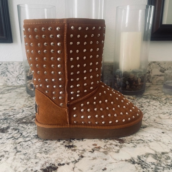 IIJIN STUDDED BOOTS - Picture 3 of 6